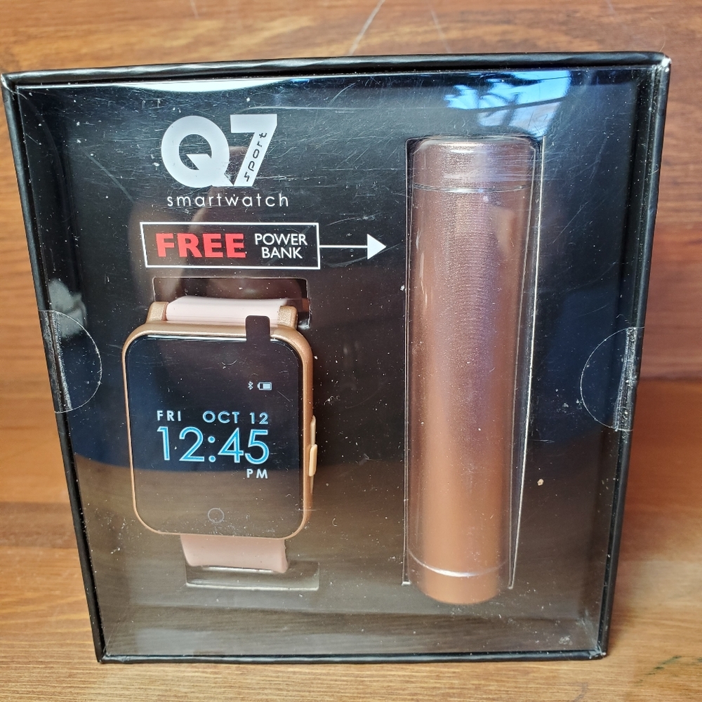 Q7 Sport Smartwatch with Powerbank